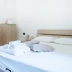 Apartment Klara's Maggiore E 24 Min Da Malpensa Airport Castelletto sopra Ticino